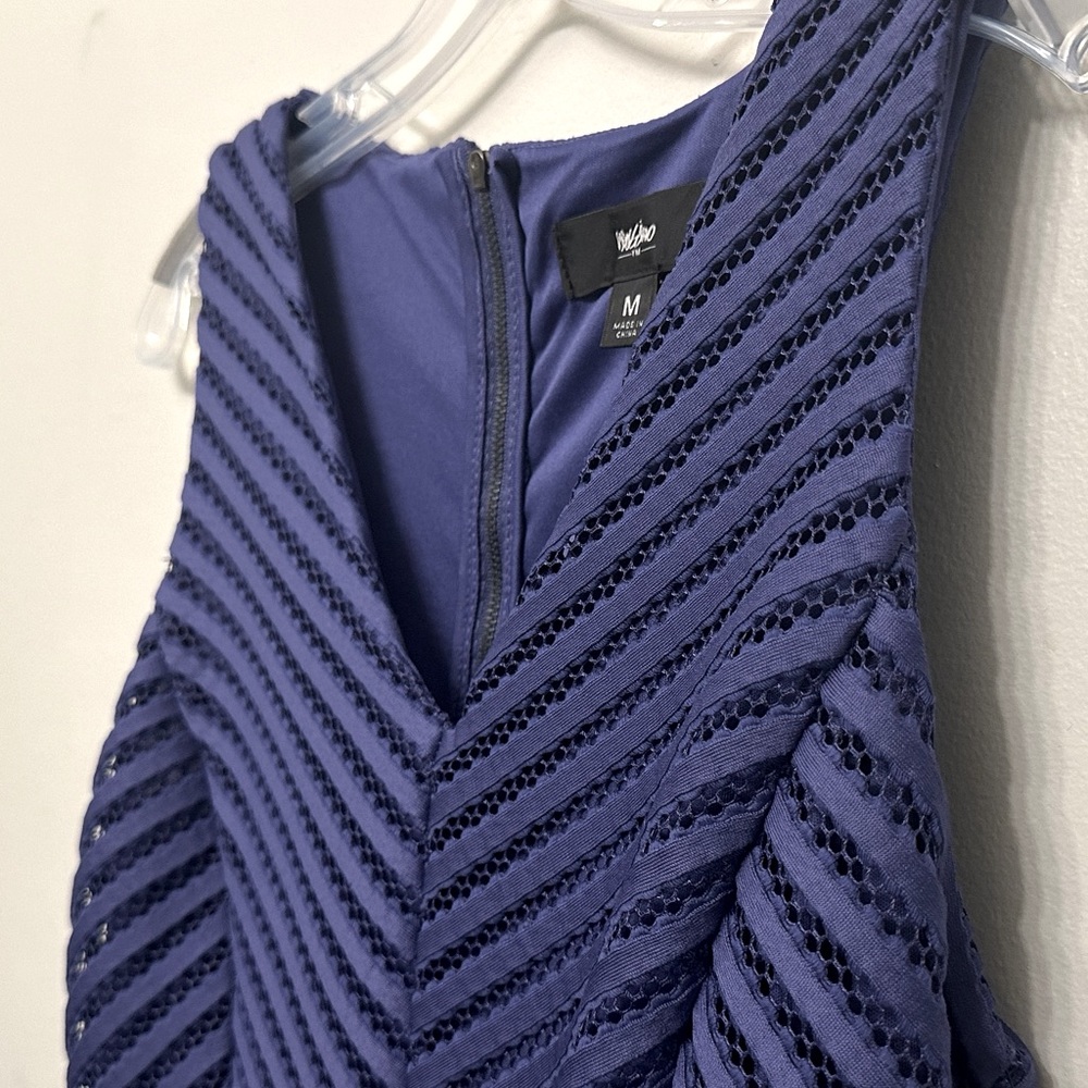 Solid V-neck Sleeves Dress. Perfect for cocktails, weddings and parties.